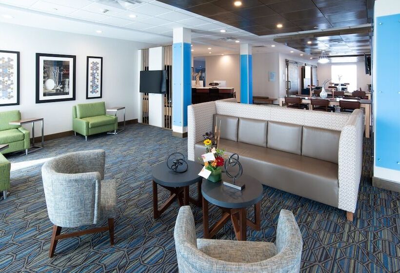 هتل Holiday Inn Express & Suites   North Battleford, An Ihg