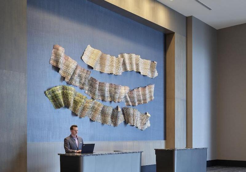 هتل Loews Kansas City