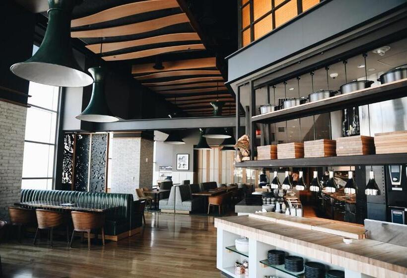 هتل Loews Kansas City