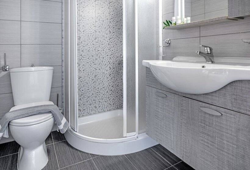 هتل Mesogeios 2000