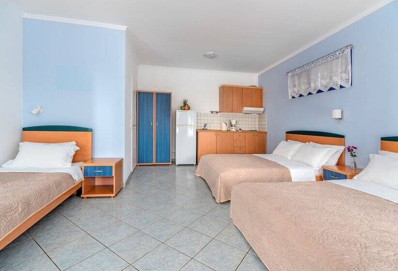 هتل Mesogeios 2000