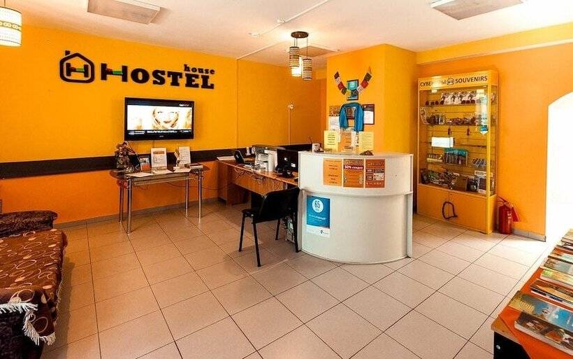 Nomads Hostel & Apartments