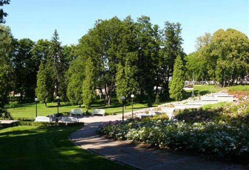 پانسیون Villa Kadriorg Hostel
