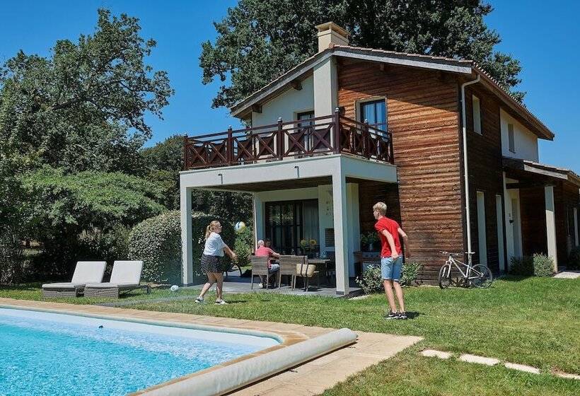 住所  Résidence Château De Salles