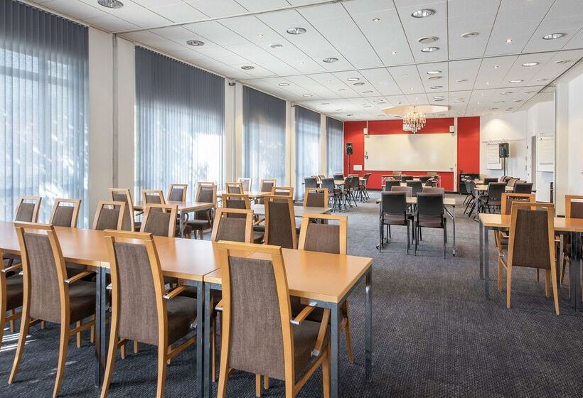 Отель Scandic Hønefoss