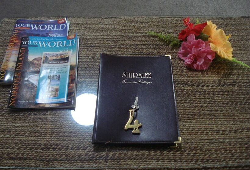 هتل Shiralee Executive Cottages