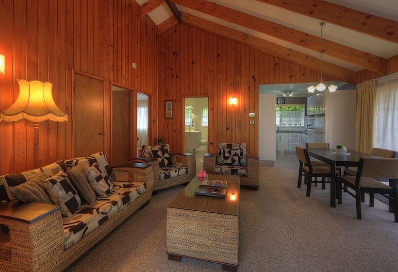 هتل Shiralee Executive Cottages