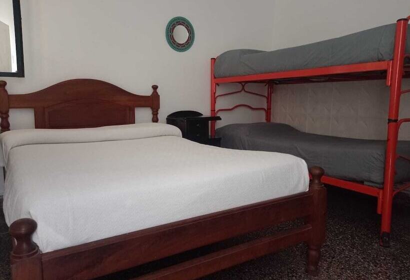 تختخواب و صبحانه Hostal La Pachamama