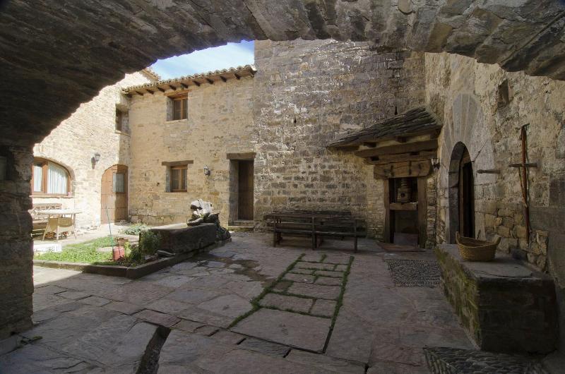 Casa Mur De Alujan