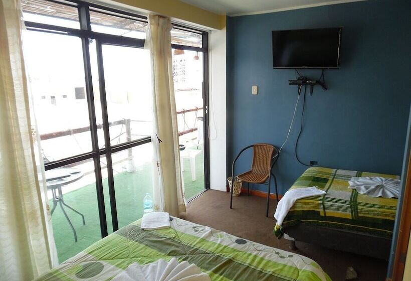 Hostel Yakumama Paracas