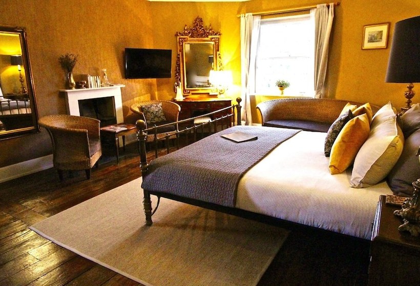مبيت وإفطار Castle Hill House