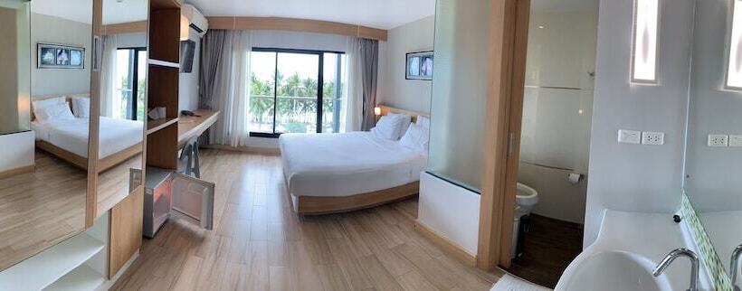 هتل Coco Beach Resort Bangsaen