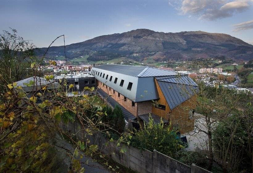Abaraxka Hostel Disfruta La Vía Verde Del Urola Hasta La Playa   Naturaleza Montañas Y Riqueza Cultu