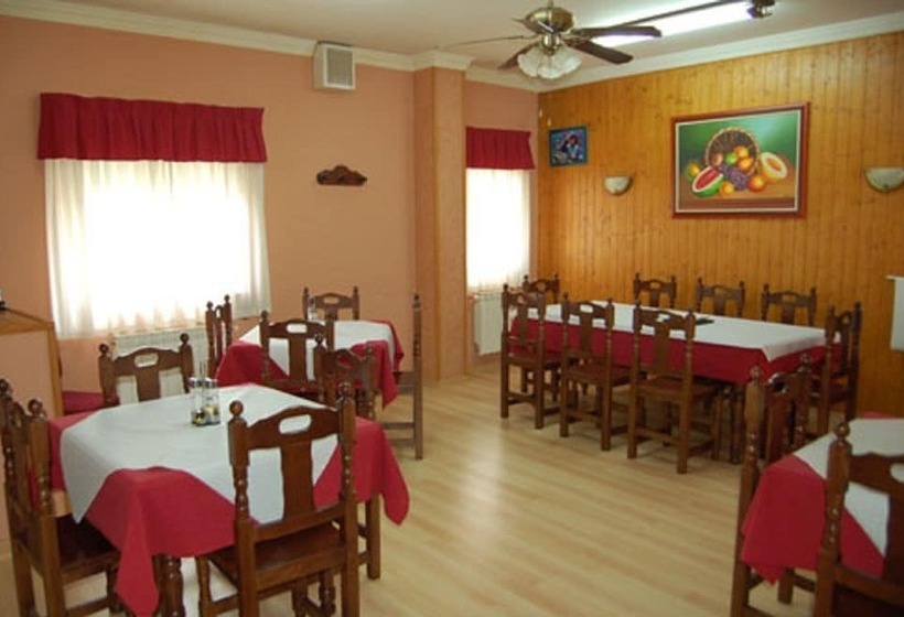 Albergue La Torre   Hostel