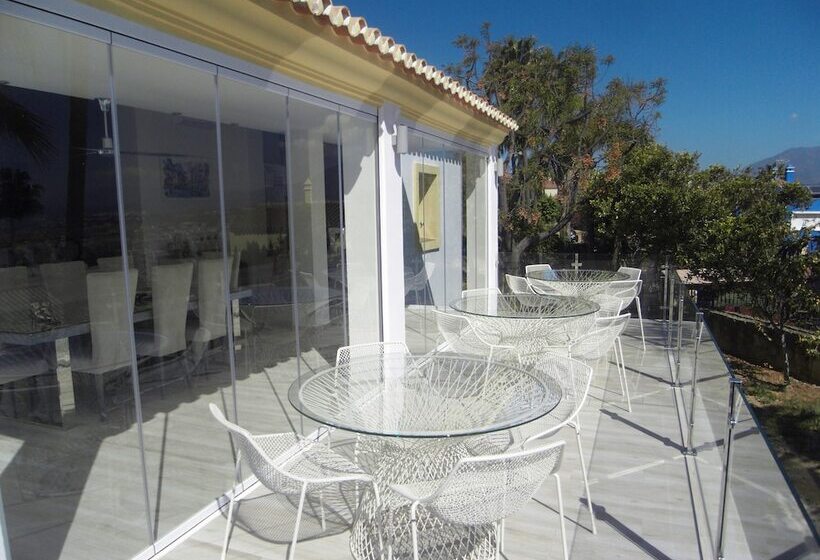 Bed and Breakfast Three Palms   Adults Only