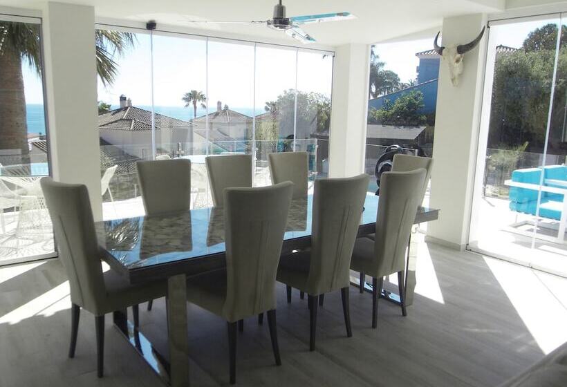 Bed and Breakfast Three Palms   Adults Only
