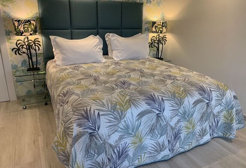 Bed and Breakfast Three Palms   Adults Only