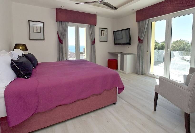 Bed and Breakfast Three Palms   Adults Only