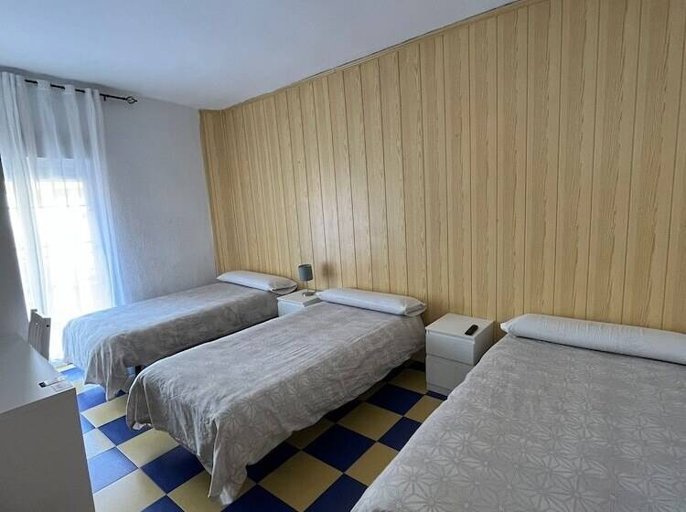 Hostal Avenida 57