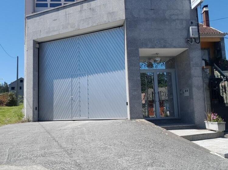 مسافرخانه Estrella Do Camiño