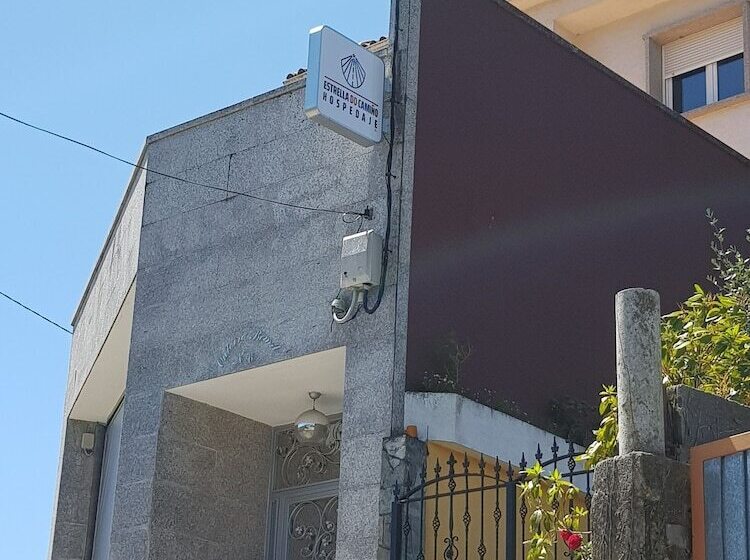 مسافرخانه Estrella Do Camiño