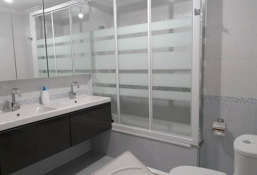 مسافرخانه Estrella Do Camiño