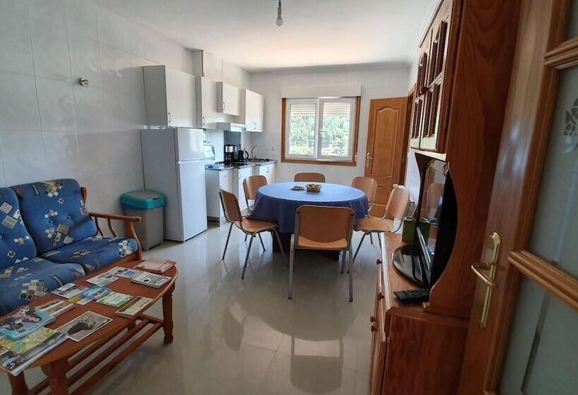 مسافرخانه Estrella Do Camiño