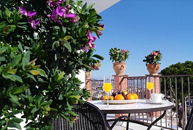 هتل Boutique X Pueblo, Benalmádena