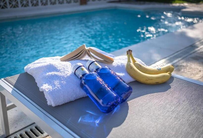 هتل Boutique X Pueblo, Benalmádena