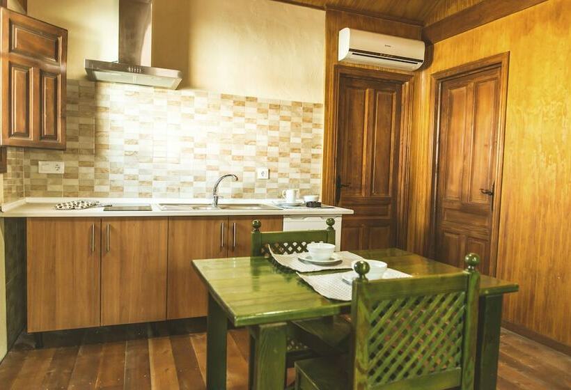 فندق Camping Fort Bravo