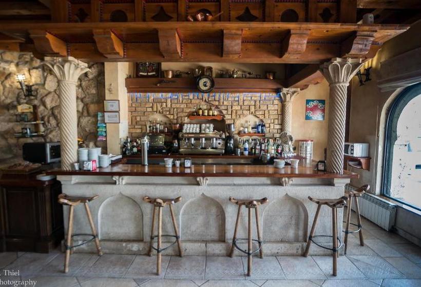 فندق Hostal Restaurante El Castillo