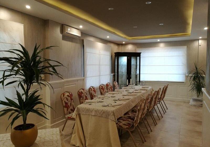 پانسیون Restaurante Montserrat