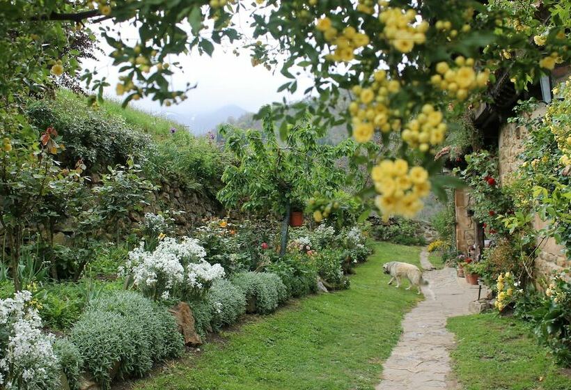 فندق صغير Casona De Treviño