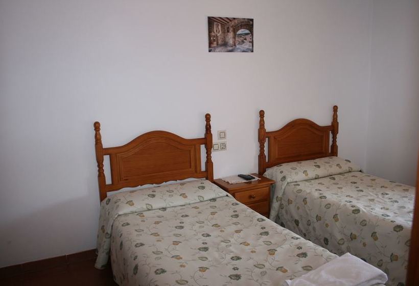 旅馆 Hostal Entreportales