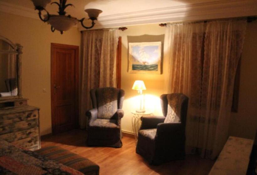 Hostal Restaurante Fogón De Gredos