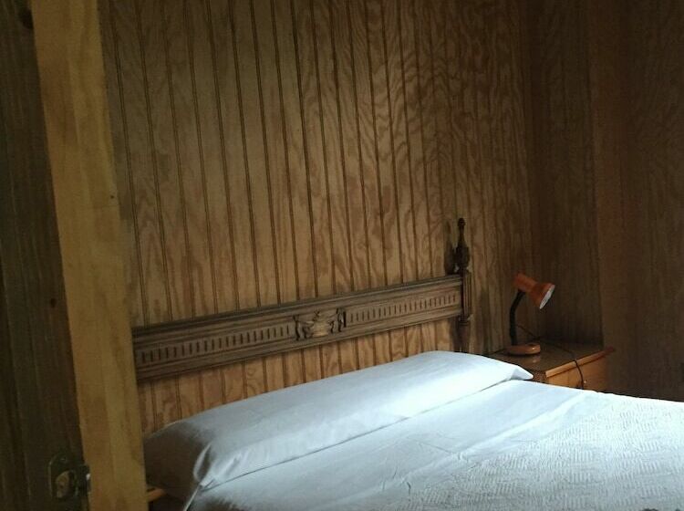 هتل Camping El Balcón De Pitres
