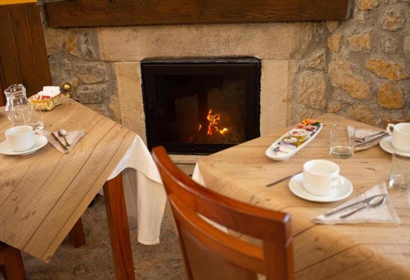 فندق La Casona De Cardes