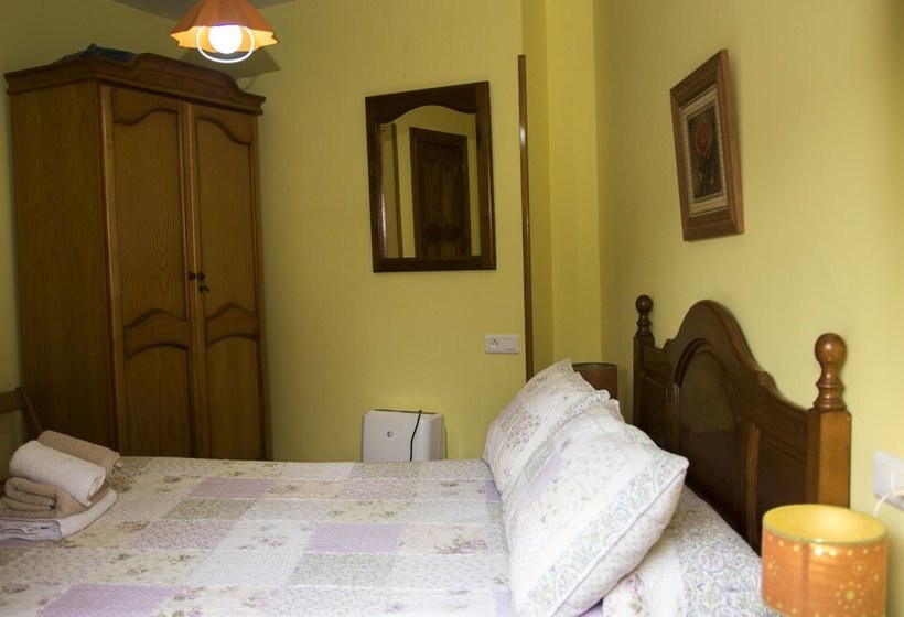 Apartamentos La Regoria