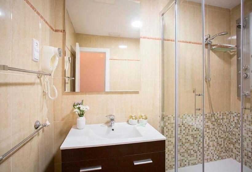 مسافرخانه H A San Mateo Suites
