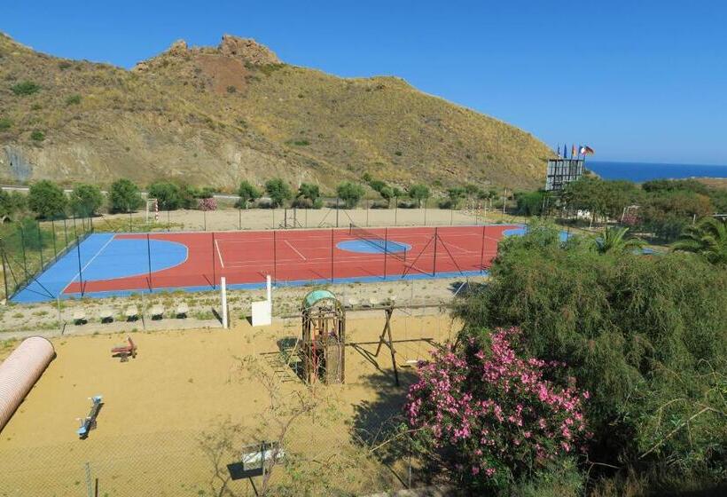 هتل Centro Vacacional Macenas