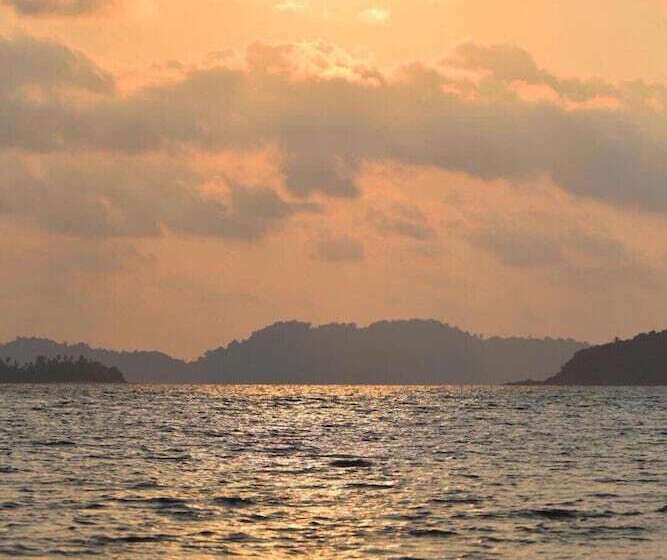 هتل Naivacha Tent Koh Mak