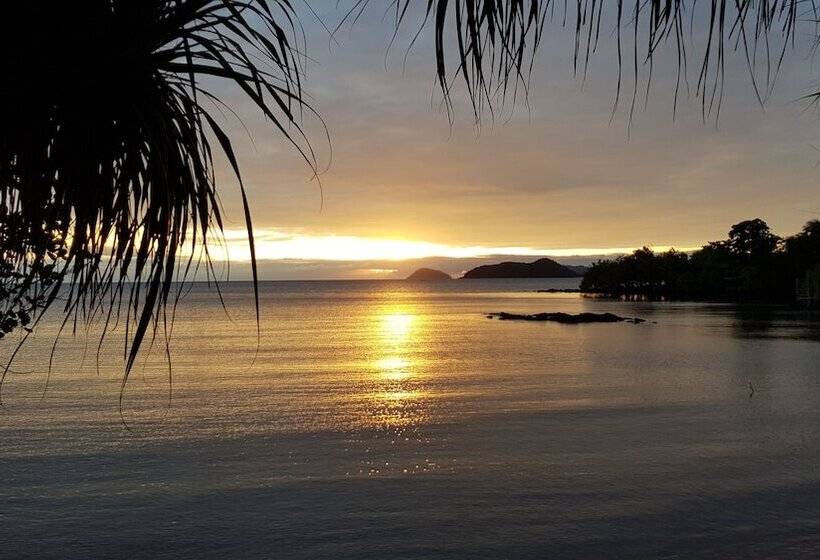 هتل Naivacha Tent Koh Mak