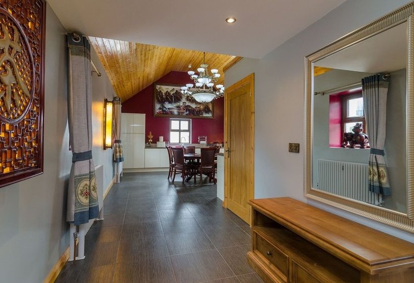 Avoca Lodge