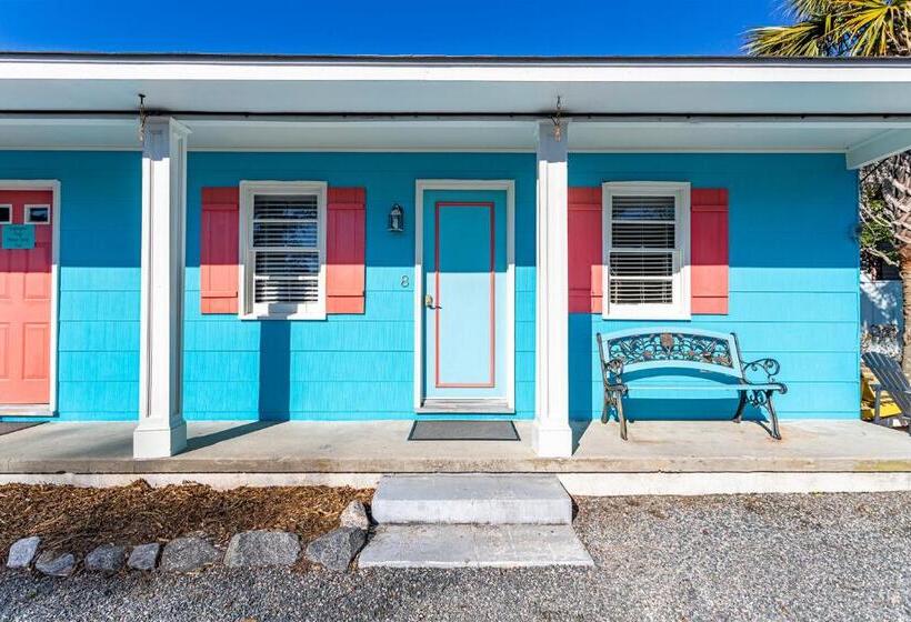 여관 Island Motel Obx