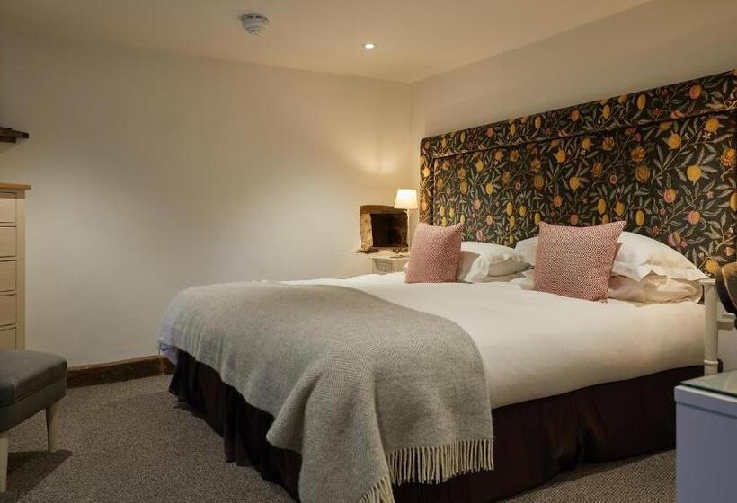 فندق Tudor Farmhouse