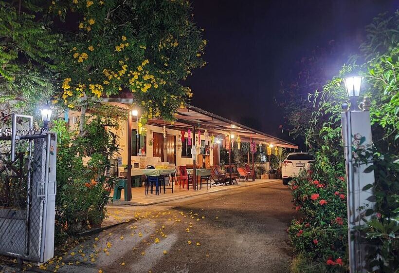 پانسیون Bunrapee House
