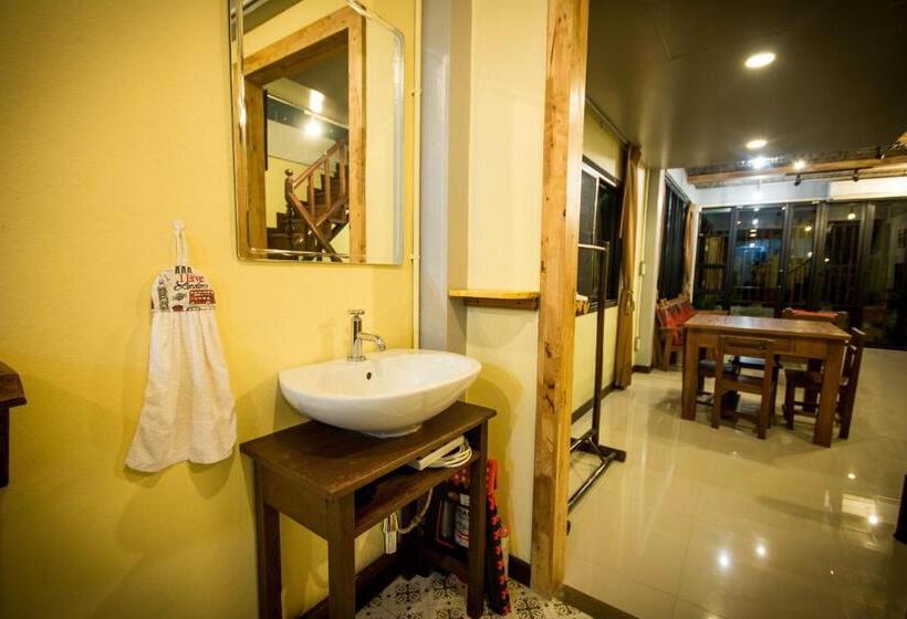 The Corner S Unique House