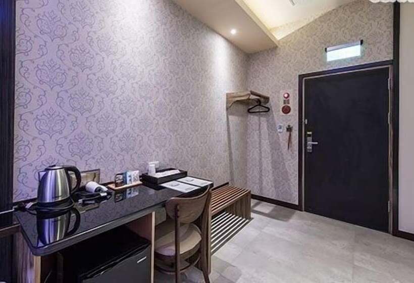 Wei Feng Exquisite Motel Pintung Branch