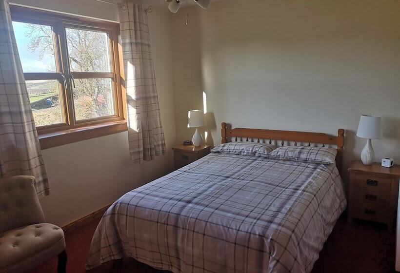 مبيت وإفطار Balhousie Farm