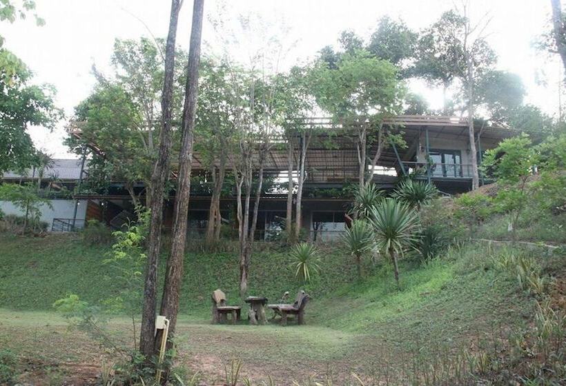 فندق Baan Alisa Bed And Breakfast